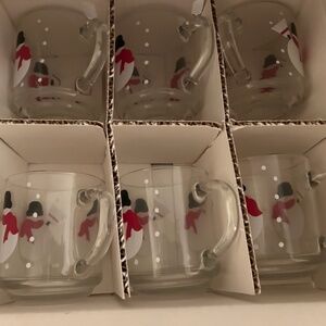 Crate & Barrel: Set of 6 glass Snowman mugs (NEW in BOX)